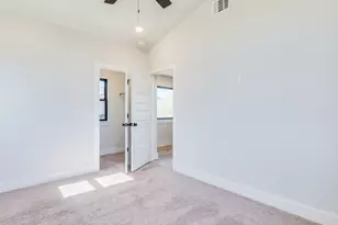 206 E Wonsley Dr, Austin, TX 78753 - Photo 16