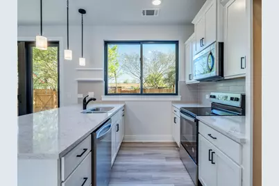 206 E Wonsley Drive #B, Austin, TX 78753 - Photo 2