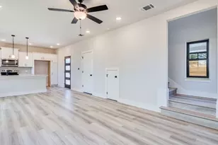 206 E Wonsley Dr, Austin, TX 78753 - Photo 10