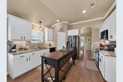 213 Sarahs Lane, Liberty Hill, TX 78642 - Photo 14