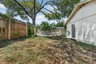 1628 Royal Hill Dr, Austin, TX 78741 - Photo 26