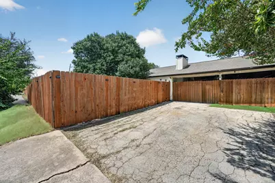 1628 Royal Hill Drive, Austin, TX 78741 - Photo 2