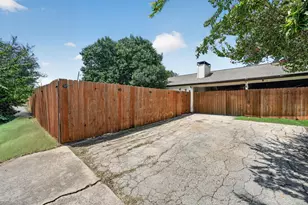 1628 Royal Hill Dr, Austin, TX 78741 - Photo 2