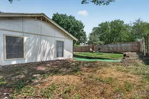 1628 Royal Hill Dr, Austin, TX 78741 - Photo 22