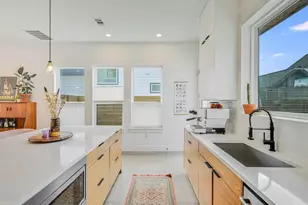 5603 Samuel Huston Ave, Austin, TX 78721 - Photo 2