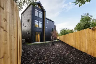 605 E 55th St, Austin, TX 78751 - Photo 16