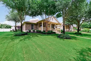 808 Walnut Canyon Blvd, Pflugerville, TX 78660 - Photo 2