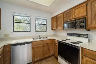 1404 Norwalk Ln, Austin, TX 78703 - Photo 6