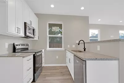 4913 Single Shot #B Circle, Austin, TX 78723 - Photo 4