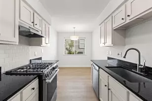 11131 Henge Dr, Austin, TX 78759 - Photo 10