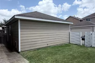 11932 Jelicoe Dr, Houston, TX 77047 - Photo 10