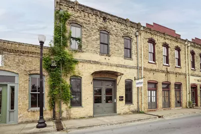 711 Chestnut Street, Bastrop, TX 78602 - Photo 2