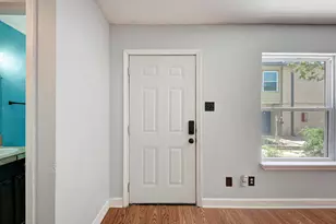 2124 Burton Dr, Austin, TX 78741 - Photo 4