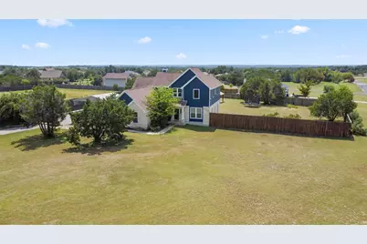 208 Dawn Drive, Liberty Hill, TX 78642 - Photo 32