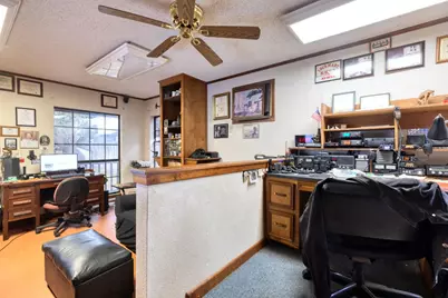 518 W Prairie Lea Street, Lockhart, TX 78644 - Photo 10