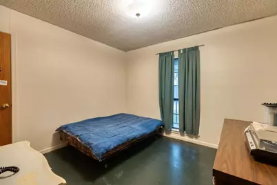 518 W Prairie Lea Street, Lockhart, TX 78644 - Photo 26