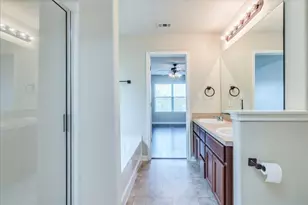 21506 Patton Ave, Lago Vista, TX 78645 - Photo 14