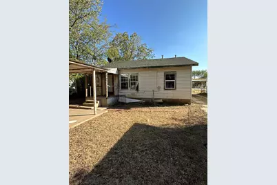 705 E Highway 82, Nocona, TX 76255 - Photo 2
