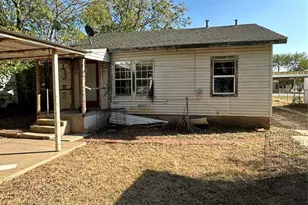 705 E Hwy 82, Nocona, TX 76255 - Photo 2