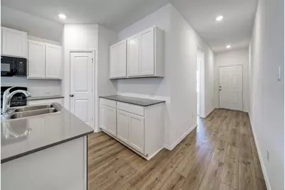 108 Montego Street, Hutto, TX 78634 - Photo 4