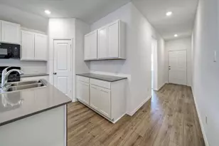 108 Montego St, Hutto, TX 78634 - Photo 4