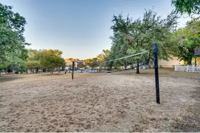 1806 River Crossing Cr Circle #D, Austin, TX 78741 - Photo 4