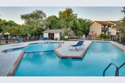 1806 River Crossing Cr Circle #D, Austin, TX 78741 - Photo 2