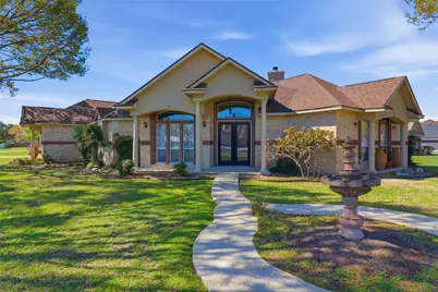 105 Maderas, Seguin, TX 78155 - Photo 2