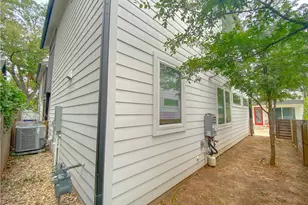 1615 S 2nd St, Austin, TX 78704 - Photo 32