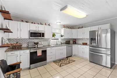 1104 Hilltop Drive, San Marcos, TX 78666 - Photo 8