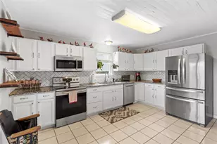1104 Hilltop Dr, San Marcos, TX 78666 - Photo 8