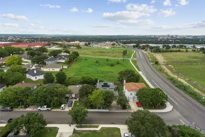 1104 Hilltop Drive, San Marcos, TX 78666 - Photo 34