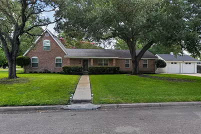1622 Twin Island Drive Drive, Lockhart, TX 78644 - Photo 2