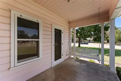 909 E Liberty Avenue, Round Rock, TX 78664 - Photo 4