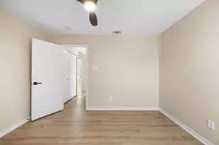 1002 Crestview St, Round Rock, TX 78681 - Photo 34