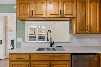 1002 Crestview Street, Round Rock, TX 78681 - Photo 10