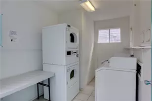 816 W N Loop Blvd, Austin, TX 78756 - Photo 16