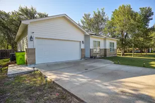 225 Waikakaaua Dr, Bastrop, TX 78602 - Photo 2