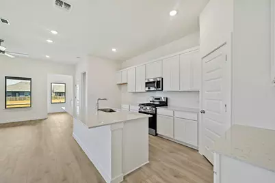 908 Universal Drive, Hutto, TX 78634 - Photo 8