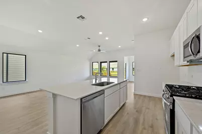 908 Universal Drive, Hutto, TX 78634 - Photo 10