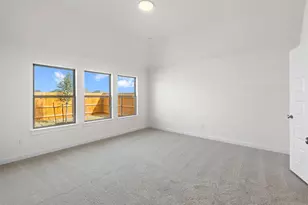 908 Universal Dr, Hutto, TX 78634 - Photo 14