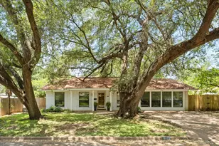 8102 Shadowood Dr, Austin, TX 78757 - Photo 2