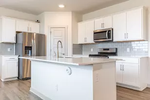 305 Fairfax Ave, San Marcos, TX 78666 - Photo 8