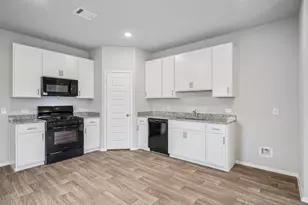 104 Summer Dr, Elgin, TX 78621 - Photo 8