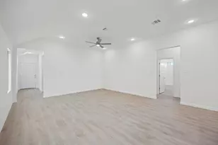 256 Bendecido Loop, Elgin, TX 78621 - Photo 4