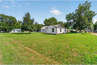 407 Wilkes Street, Smithville, TX 78957 - Photo 12