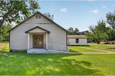 407 Wilkes Street, Smithville, TX 78957 - Photo 2
