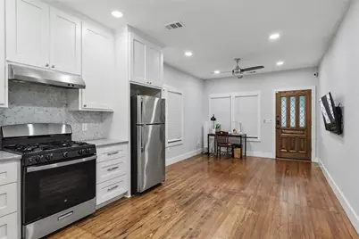 2506 E Cesar Chavez Street, Austin, TX 78702 - Photo 4