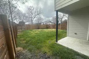 813 Northington St, Burnet, TX 78611 - Photo 6