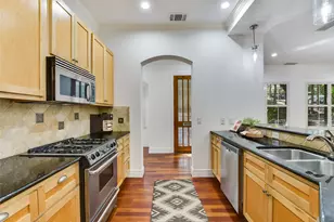 601 Upson St, Austin, TX 78703 - Photo 6